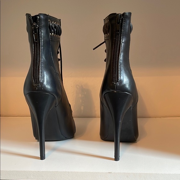 Elegant Black Lace-Up Ankle Boots - Picture 2 of 4